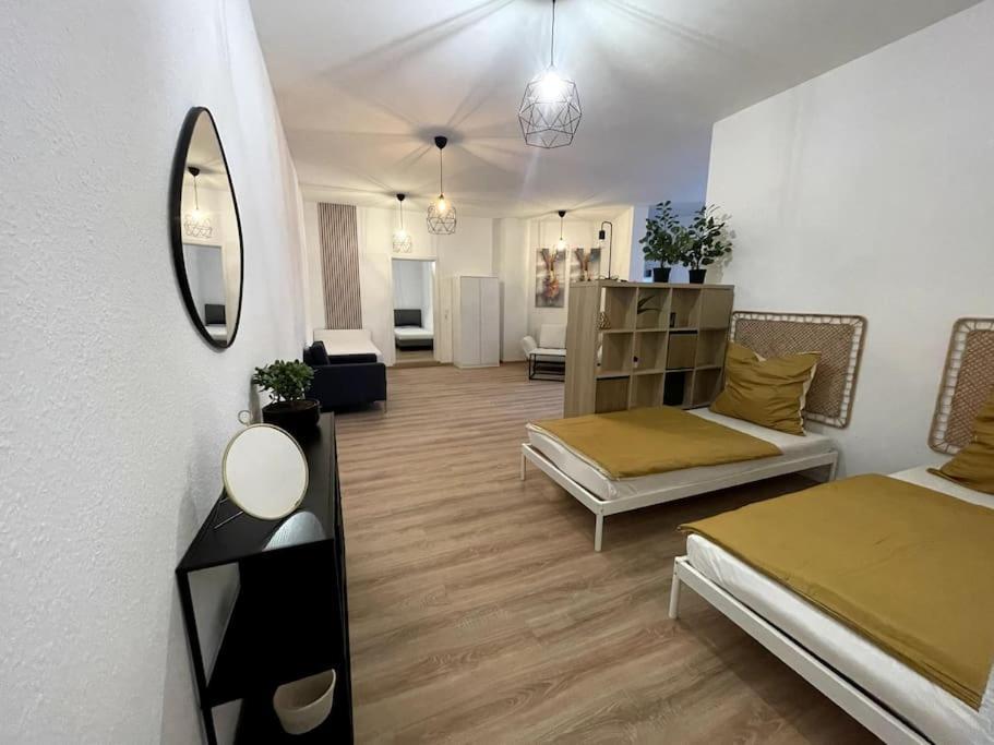 150Qm - 5 Rooms - Free Parking - Mallibase Apartments ฮันโนเวอร์ ภายนอก รูปภาพ