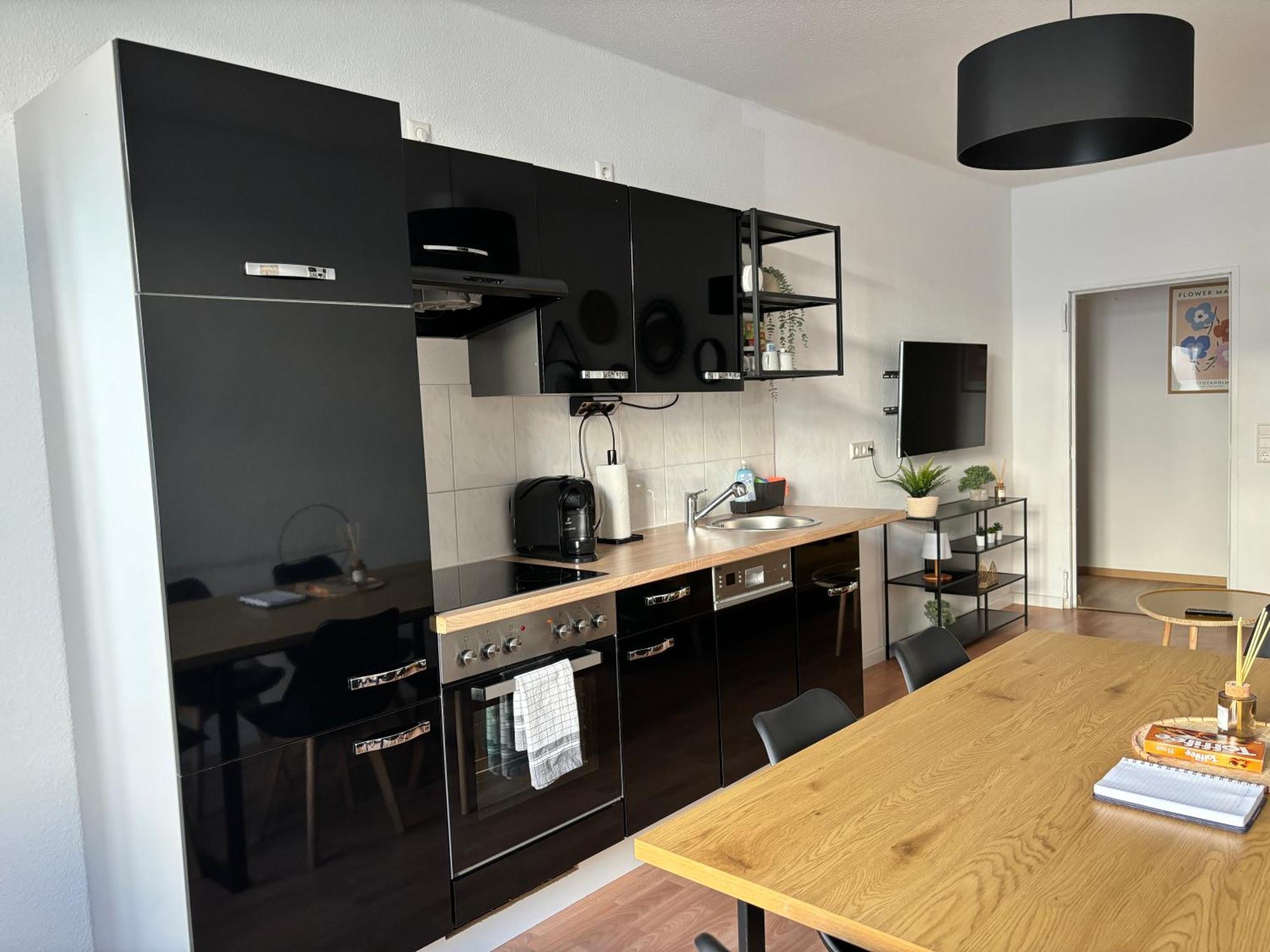 150Qm - 5 Rooms - Free Parking - Mallibase Apartments ฮันโนเวอร์ ภายนอก รูปภาพ