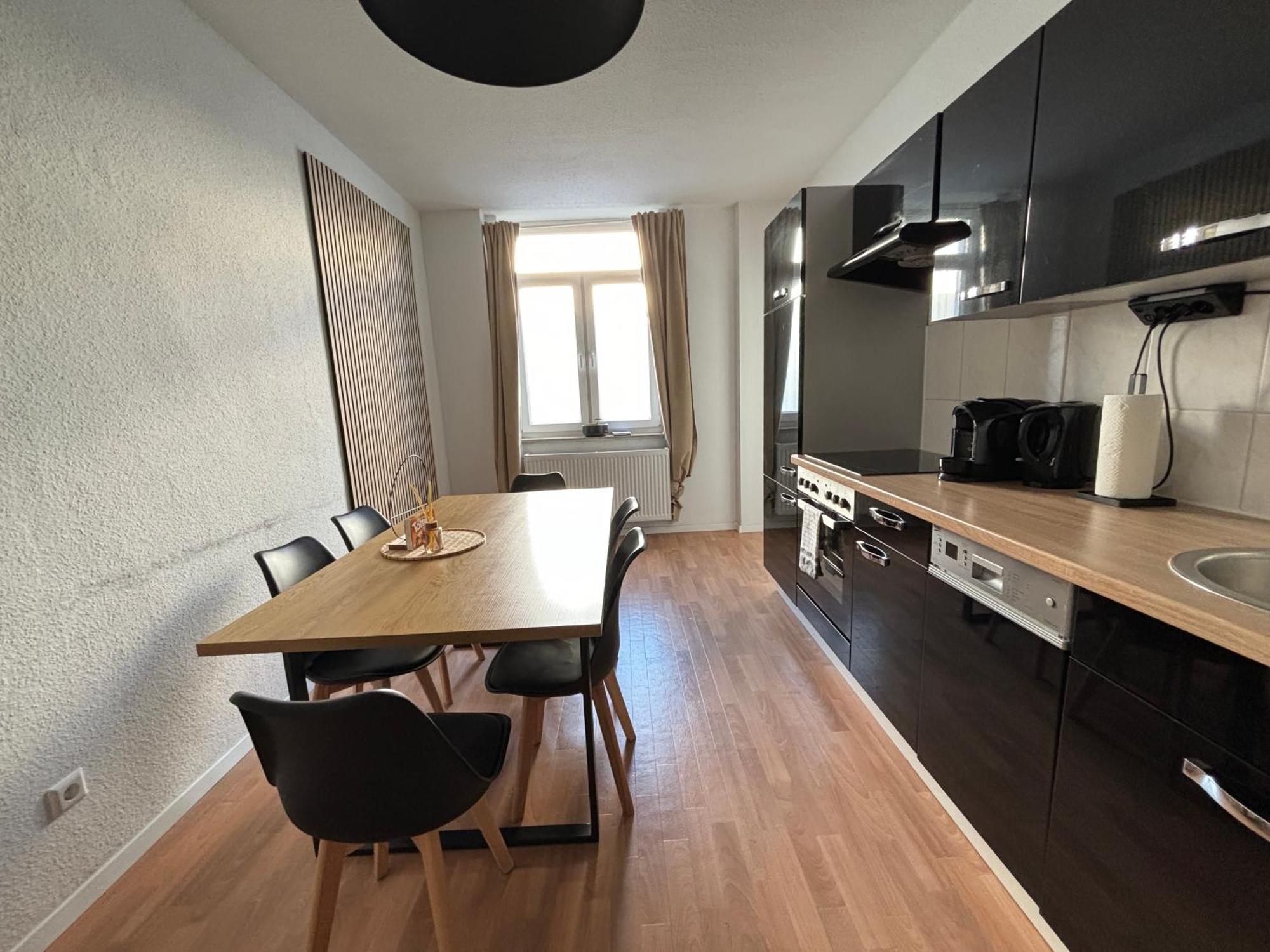 150Qm - 5 Rooms - Free Parking - Mallibase Apartments ฮันโนเวอร์ ภายนอก รูปภาพ